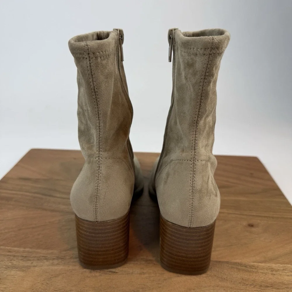 New NWOB Womens Steve Madden Pammy Taupe Brown Faux Suede Heeled Boots Size 6‎ M